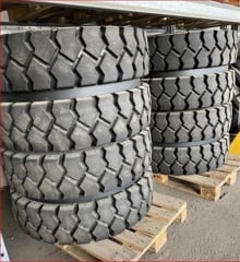 Trelleborg T-900 inkl fälg o stenskyddsringar