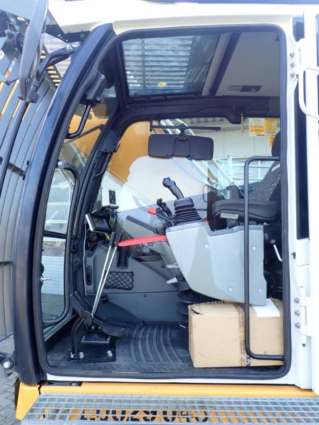 liebherr-r-922-lc,629ab56d.jpg