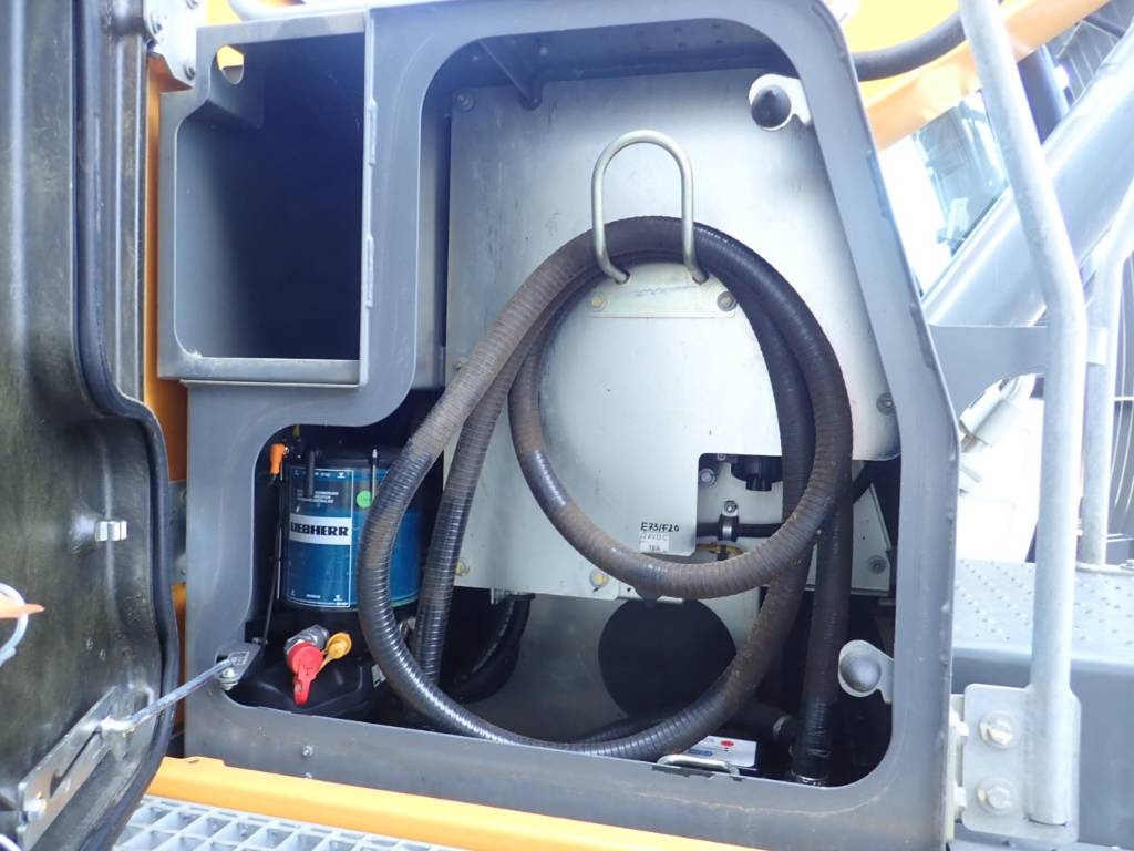 liebherr-r-922-lc,9d041a04.jpg