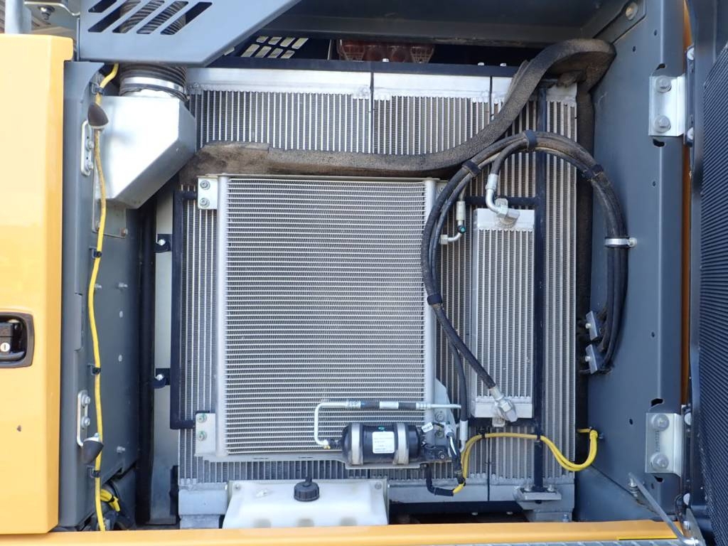 liebherr-r-922-lc,d3846a09.jpg