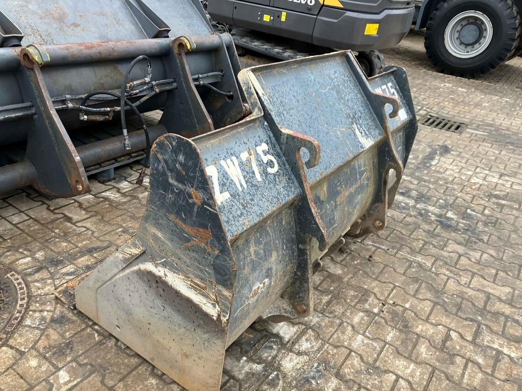 hitachi-zw75-kompaktradlade,f1ccc0b2-12.jpg