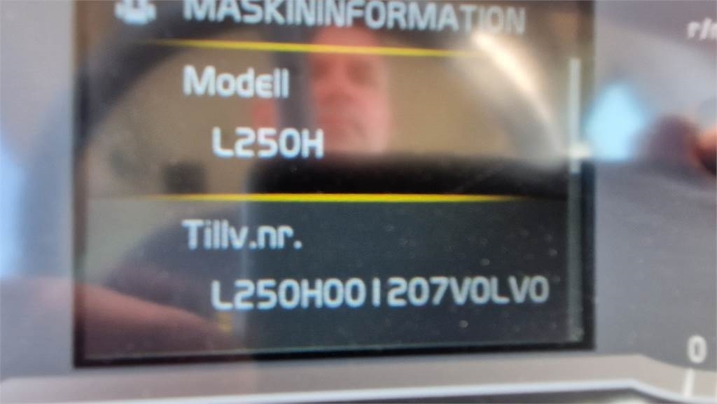 volvo-l250h,l250h_1207a-20240527_110825.jpg