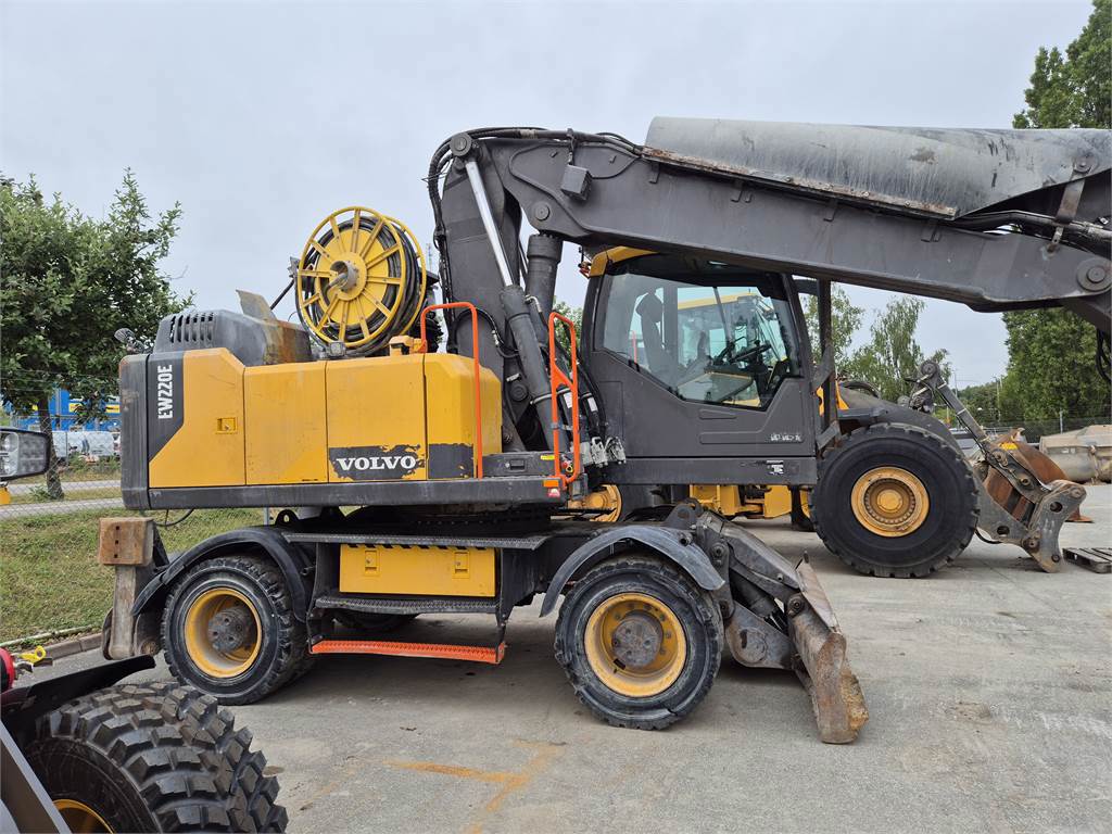 volvo-ew2,ew220e_323062b-ew220e323062-5.jpg